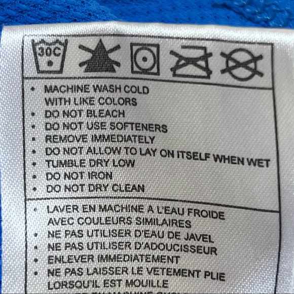 Nike FITDRY Women’s 1/4 Zip Lightweight Top With Reflective Accents Medium 8-10 - Picture 13 of 16